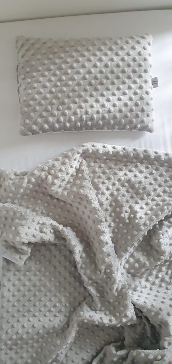 White and grey stars pillow and blanket 2