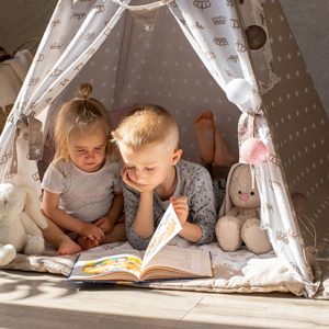 kids-in-teepee-tents